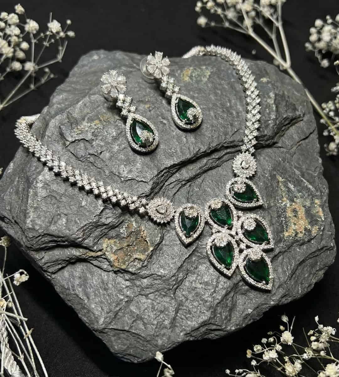 Emerald Green Necklace & Earring Set