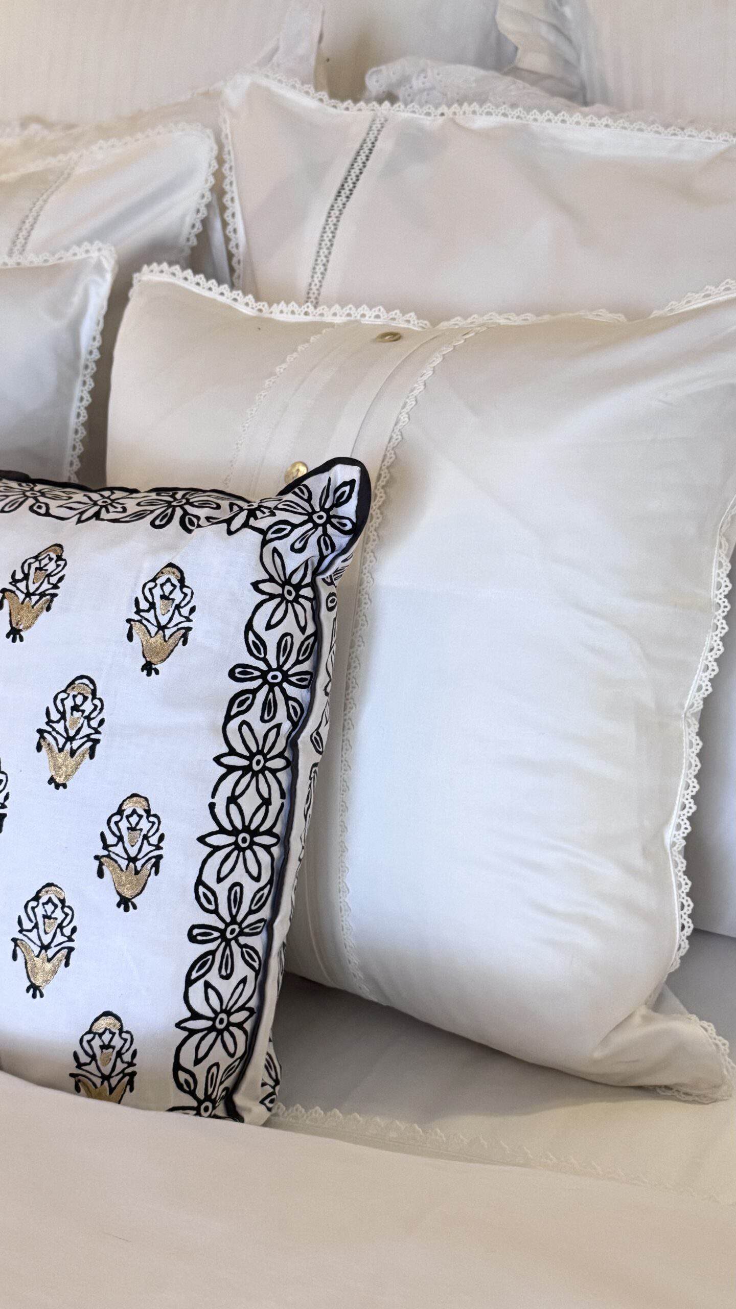 Belle & Lace
