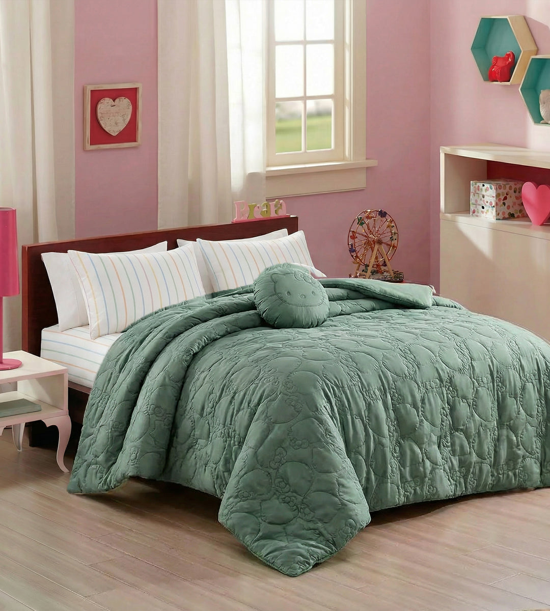 Hello Kitty DreamScape Bedspread Set